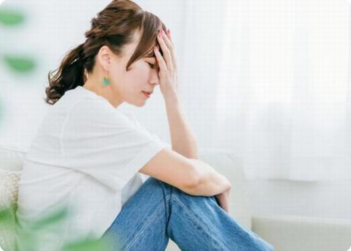 不眠症・途中で目が覚める・うつ症状の女性